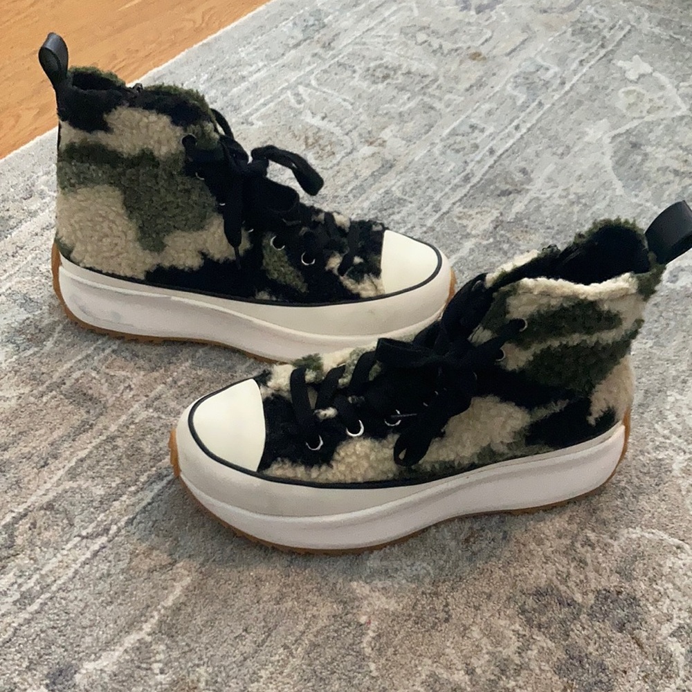 Steve Madden fur sneakers size 8